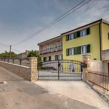 House Baumgarten Vendégház