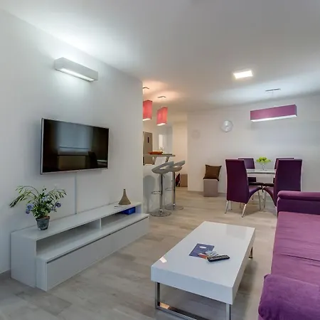 House Baumgarten بيت ضيافة