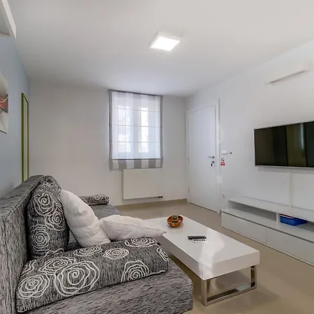 Affittacamere House Baumgarten 4*