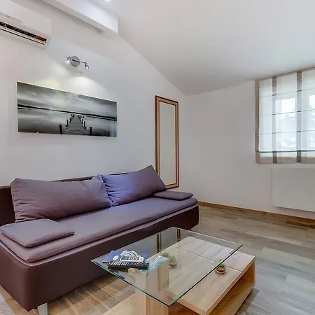 House Baumgarten Affittacamere Mali Lošinj