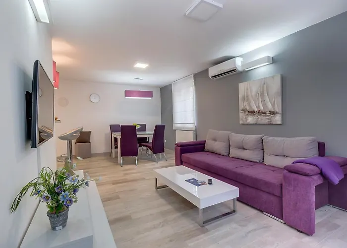 House Baumgarten Konukevi 4*